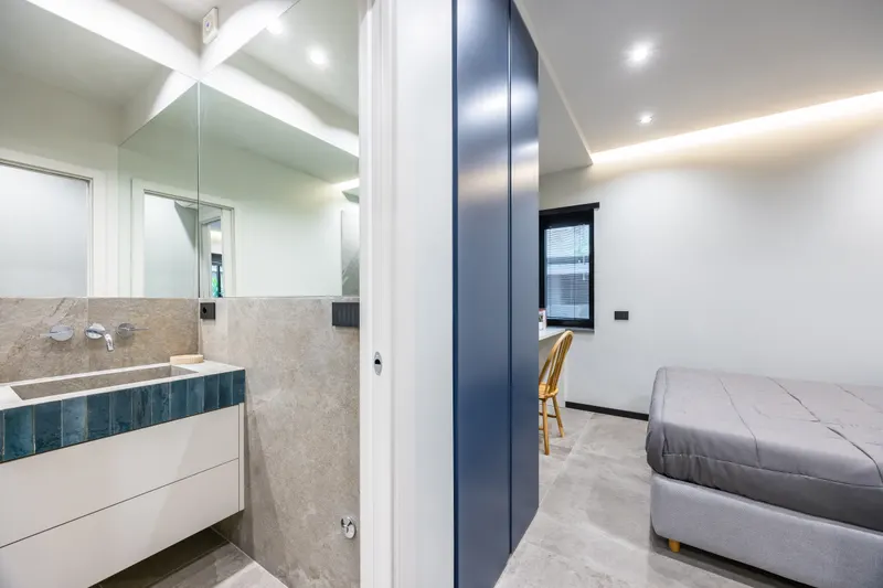 Dal bagno alla camera, Santopaolo 4